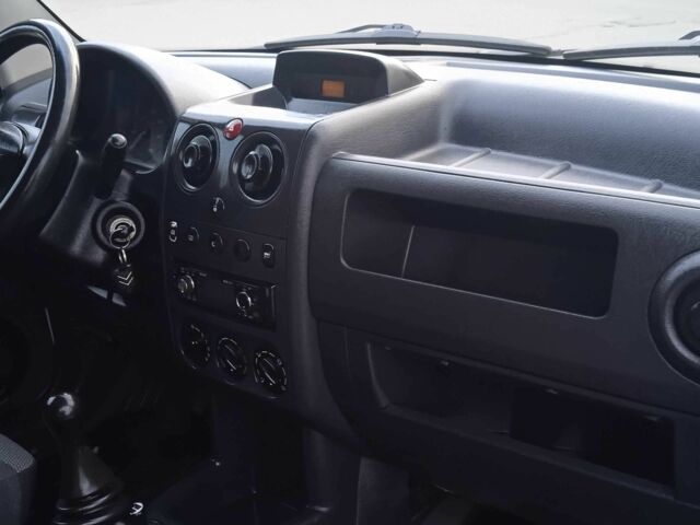 Білий Сітроен Берлінго, об'ємом двигуна 1.9 л та пробігом 300 тис. км за 3680 $, фото 16 на Automoto.ua