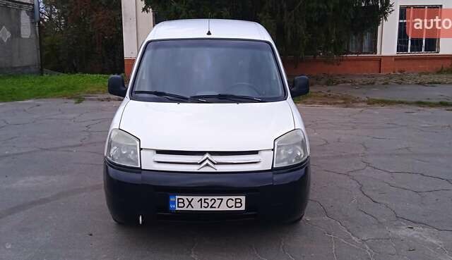 Ситроен Берлинго 2003 в Славуте на Automoto.ua Белый Ситроен Берлинго, объемом двигателя 1.9 л и пробегом 300 тыс. км за 3680 $, фото 3 на Automoto.ua