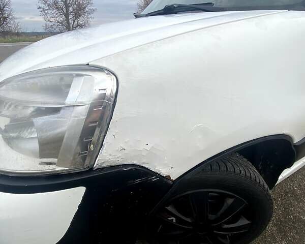 Белый Ситроен Берлинго, объемом двигателя 2 л и пробегом 410 тыс. км за 3500 $, фото 18 на Automoto.ua