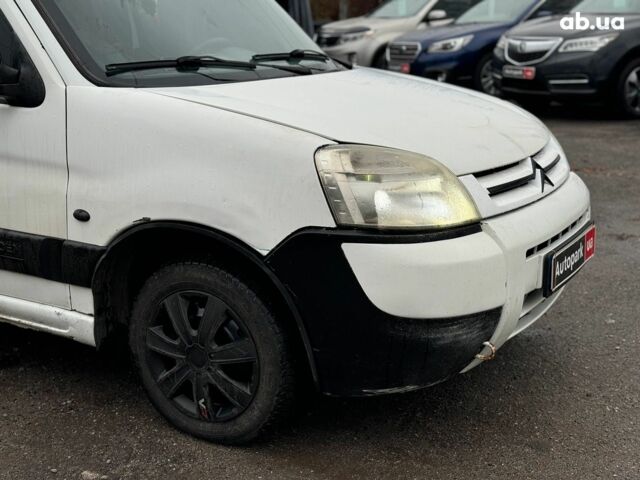 Белый Ситроен Берлинго, объемом двигателя 2 л и пробегом 410 тыс. км за 3990 $, фото 3 на Automoto.ua