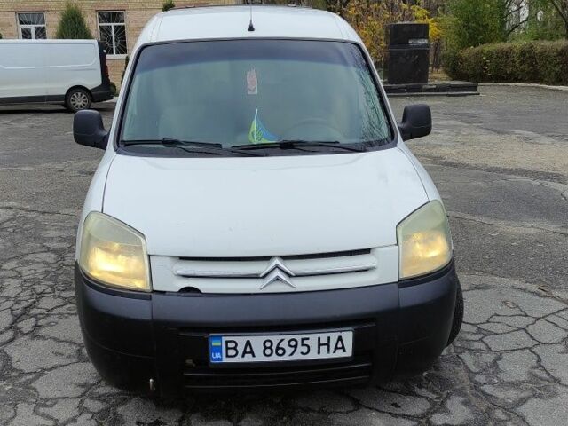 Белый Ситроен Берлинго, объемом двигателя 2 л и пробегом 310 тыс. км за 3000 $, фото 7 на Automoto.ua