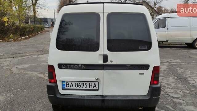Белый Ситроен Берлинго, объемом двигателя 2 л и пробегом 311 тыс. км за 3000 $, фото 2 на Automoto.ua
