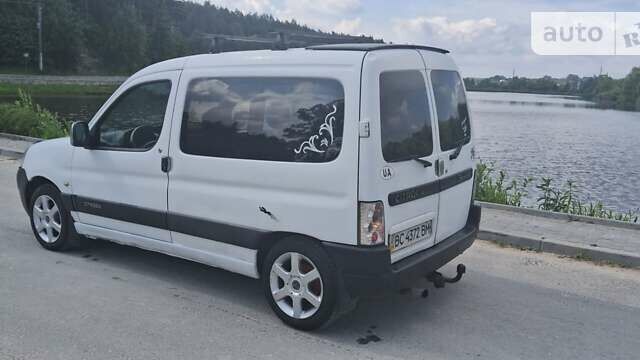 Белый Ситроен Берлинго, объемом двигателя 1.6 л и пробегом 410 тыс. км за 2999 $, фото 7 на Automoto.ua