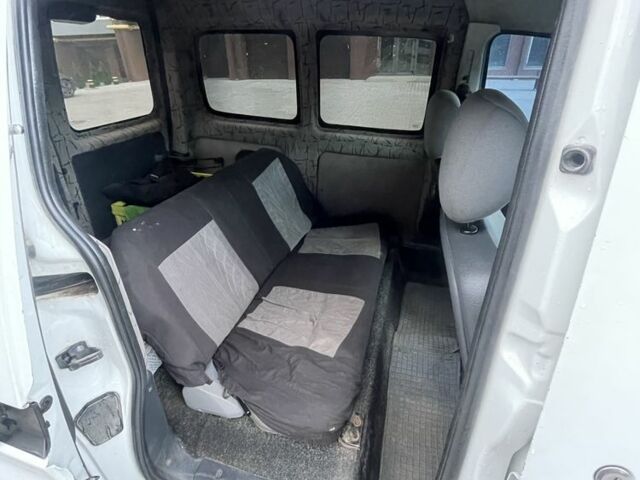 Ситроен Берлинго 2003 в Ивано-Франковске на Automoto.ua Белый Ситроен Берлинго, объемом двигателя 1.9 л и пробегом 400 тыс. км за 3200 $, фото 5 на Automoto.ua