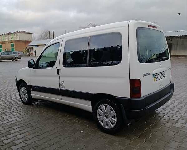 Белый Ситроен Берлинго, объемом двигателя 2 л и пробегом 176 тыс. км за 3999 $, фото 5 на Automoto.ua