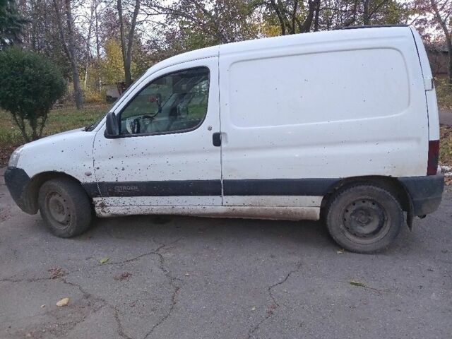 Белый Ситроен Берлинго, объемом двигателя 1.9 л и пробегом 300 тыс. км за 2000 $, фото 4 на Automoto.ua