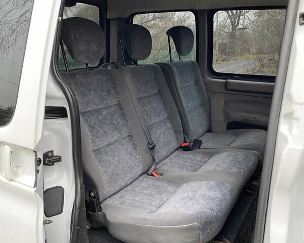 Белый Ситроен Берлинго, объемом двигателя 1.36 л и пробегом 333 тыс. км за 3300 $, фото 5 на Automoto.ua