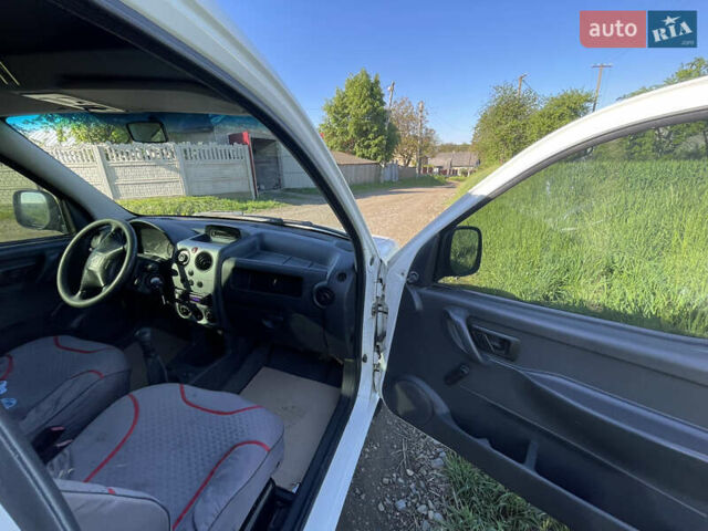 Ситроен Берлинго 2004 в Черновцах на Automoto.ua Белый Ситроен Берлинго, объемом двигателя 1.87 л и пробегом 443 тыс. км за 3500 $, фото 1 на Automoto.ua