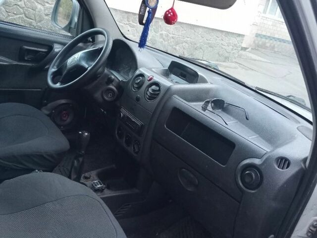 Белый Ситроен Берлинго, объемом двигателя 1.9 л и пробегом 300 тыс. км за 2000 $, фото 1 на Automoto.ua