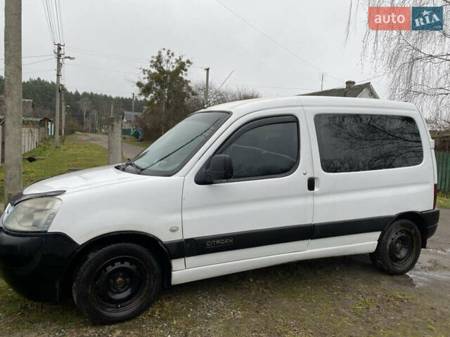 Белый Ситроен Берлинго, объемом двигателя 1.36 л и пробегом 333 тыс. км за 3300 $, фото 2 на Automoto.ua