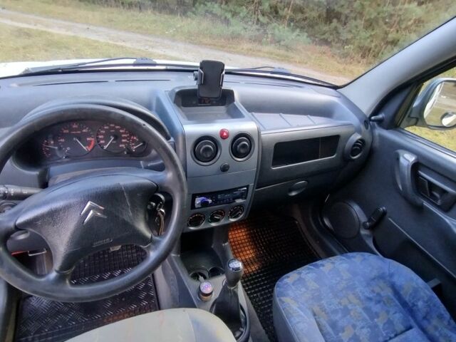 Ситроен Берлинго 2004 в Славуте на Automoto.ua Белый Ситроен Берлинго, объемом двигателя 2 л и пробегом 350 тыс. км за 3000 $, фото 6 на Automoto.ua