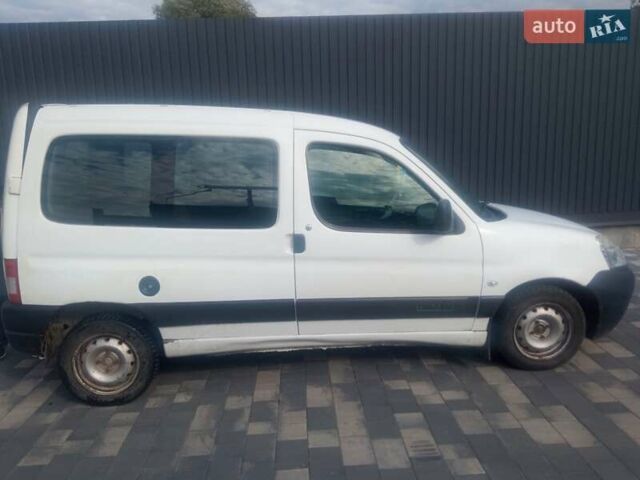 Белый Ситроен Берлинго, объемом двигателя 1.87 л и пробегом 338 тыс. км за 2300 $, фото 8 на Automoto.ua