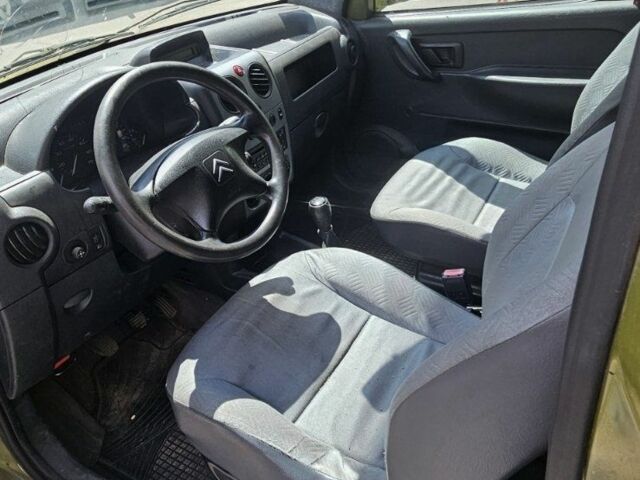 Белый Ситроен Берлинго, объемом двигателя 1.9 л и пробегом 260 тыс. км за 1650 $, фото 3 на Automoto.ua