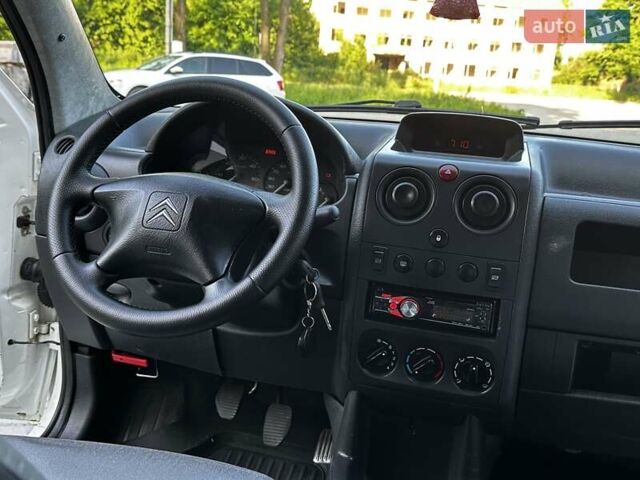 Білий Сітроен Берлінго, об'ємом двигуна 1.9 л та пробігом 250 тис. км за 3900 $, фото 55 на Automoto.ua