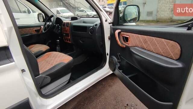 Білий Сітроен Берлінго, об'ємом двигуна 1.9 л та пробігом 311 тис. км за 3500 $, фото 12 на Automoto.ua