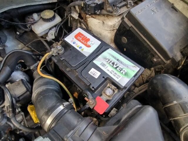 Ситроен Берлинго 2004 в Славуте на Automoto.ua Белый Ситроен Берлинго, объемом двигателя 2 л и пробегом 350 тыс. км за 3000 $, фото 9 на Automoto.ua