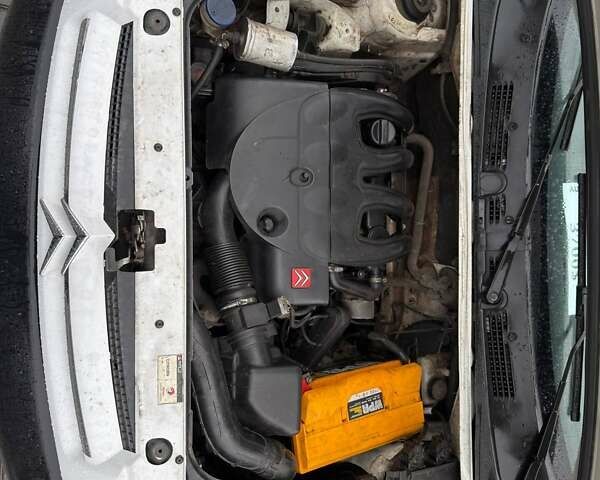 Белый Ситроен Берлинго, объемом двигателя 1.9 л и пробегом 283 тыс. км за 3700 $, фото 12 на Automoto.ua