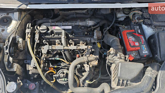 Білий Сітроен Берлінго, об'ємом двигуна 2 л та пробігом 300 тис. км за 2100 $, фото 10 на Automoto.ua