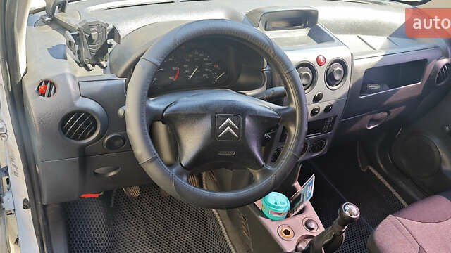 Білий Сітроен Берлінго, об'ємом двигуна 2 л та пробігом 300 тис. км за 2100 $, фото 12 на Automoto.ua