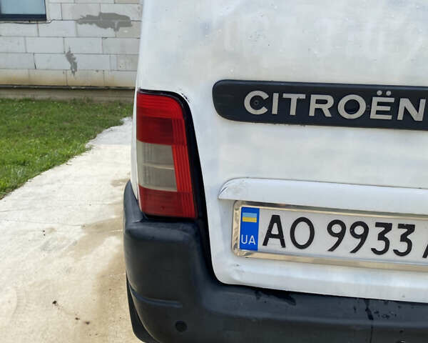 Белый Ситроен Берлинго, объемом двигателя 1.87 л и пробегом 300 тыс. км за 2600 $, фото 6 на Automoto.ua