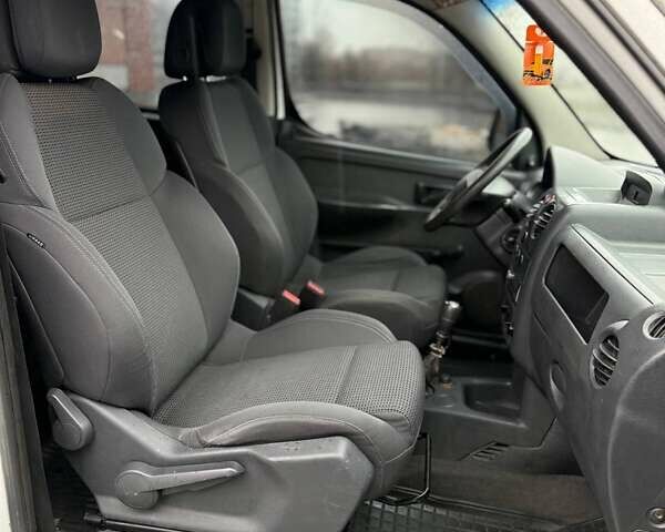 Белый Ситроен Берлинго, объемом двигателя 1.9 л и пробегом 283 тыс. км за 3700 $, фото 7 на Automoto.ua