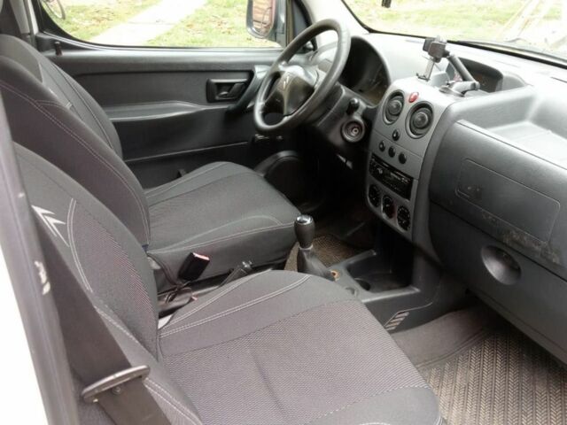 Білий Сітроен Берлінго, об'ємом двигуна 1.9 л та пробігом 275 тис. км за 3100 $, фото 3 на Automoto.ua