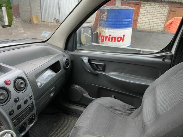 Белый Ситроен Берлинго, объемом двигателя 2 л и пробегом 210 тыс. км за 3300 $, фото 8 на Automoto.ua