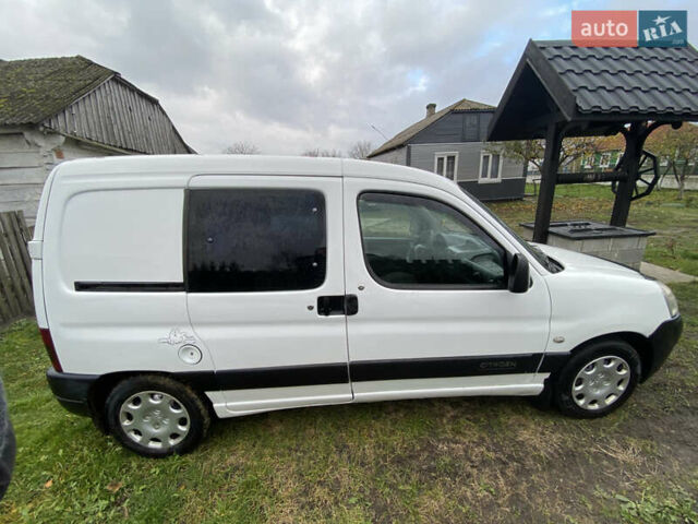 Белый Ситроен Берлинго, объемом двигателя 2 л и пробегом 315 тыс. км за 3250 $, фото 11 на Automoto.ua