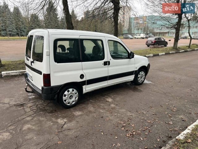 Белый Ситроен Берлинго, объемом двигателя 1.9 л и пробегом 210 тыс. км за 3800 $, фото 13 на Automoto.ua