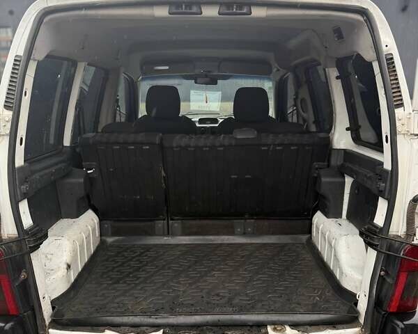 Белый Ситроен Берлинго, объемом двигателя 1.9 л и пробегом 283 тыс. км за 3700 $, фото 11 на Automoto.ua