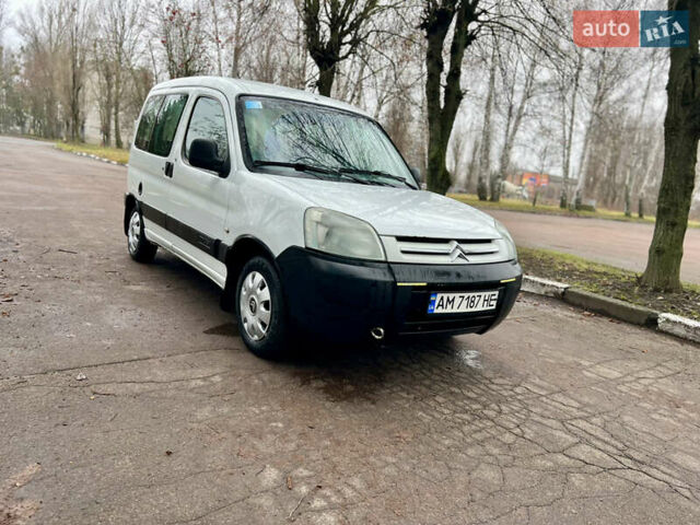 Белый Ситроен Берлинго, объемом двигателя 1.9 л и пробегом 210 тыс. км за 3800 $, фото 3 на Automoto.ua