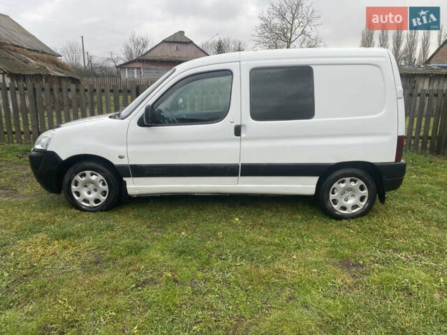 Белый Ситроен Берлинго, объемом двигателя 2 л и пробегом 315 тыс. км за 3250 $, фото 8 на Automoto.ua