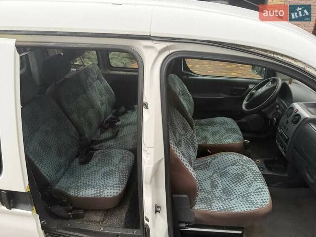 Белый Ситроен Берлинго, объемом двигателя 1.9 л и пробегом 170 тыс. км за 3800 $, фото 6 на Automoto.ua