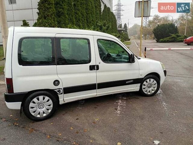 Білий Сітроен Берлінго, об'ємом двигуна 1.9 л та пробігом 245 тис. км за 2543 $, фото 1 на Automoto.ua