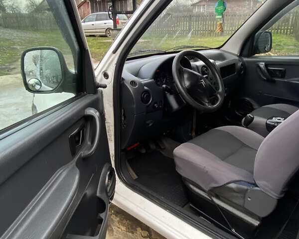 Белый Ситроен Берлинго, объемом двигателя 2 л и пробегом 315 тыс. км за 3250 $, фото 4 на Automoto.ua