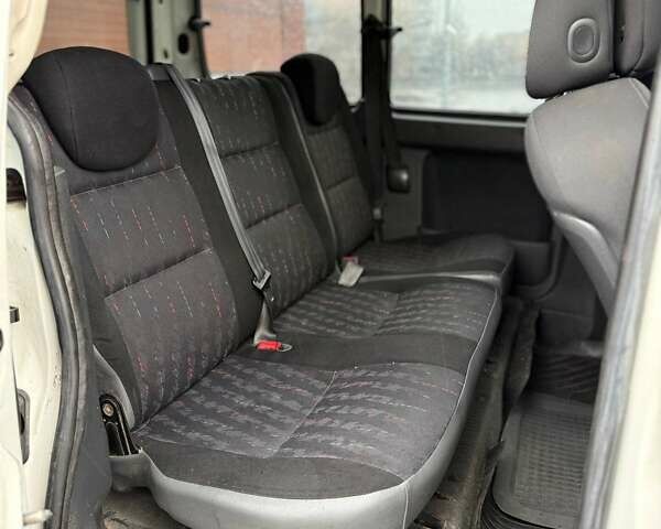 Белый Ситроен Берлинго, объемом двигателя 1.9 л и пробегом 283 тыс. км за 3700 $, фото 10 на Automoto.ua