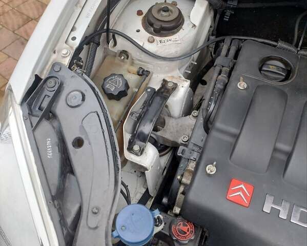 Белый Ситроен Берлинго, объемом двигателя 2 л и пробегом 235 тыс. км за 4100 $, фото 9 на Automoto.ua