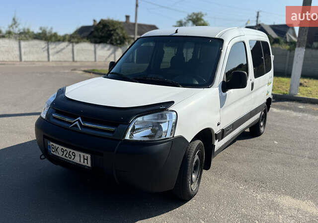 Ситроен Берлинго 2006 в Ровно на Automoto.ua Белый Ситроен Берлинго, объемом двигателя 1.9 л и пробегом 409 тыс. км за 3500 $, фото 1 на Automoto.ua