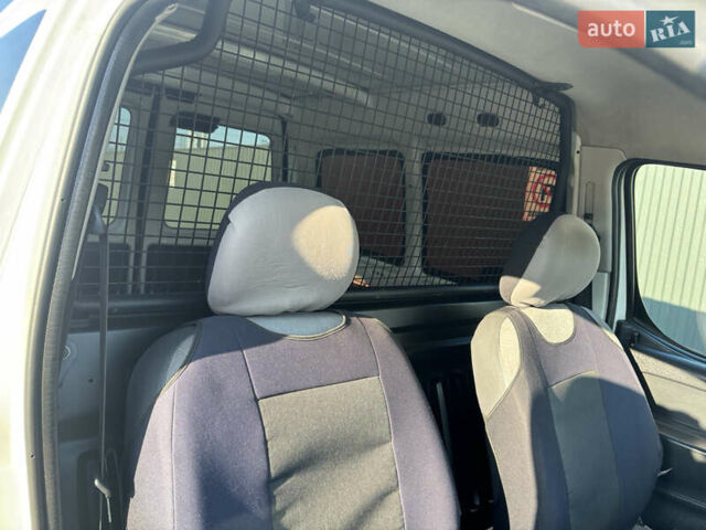 Белый Ситроен Берлинго, объемом двигателя 1.9 л и пробегом 375 тыс. км за 3300 $, фото 9 на Automoto.ua