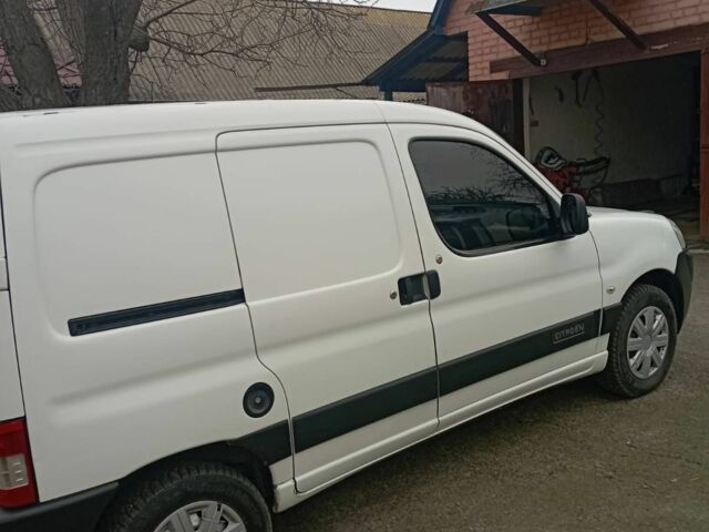 Белый Ситроен Берлинго, объемом двигателя 2 л и пробегом 234 тыс. км за 3100 $, фото 1 на Automoto.ua