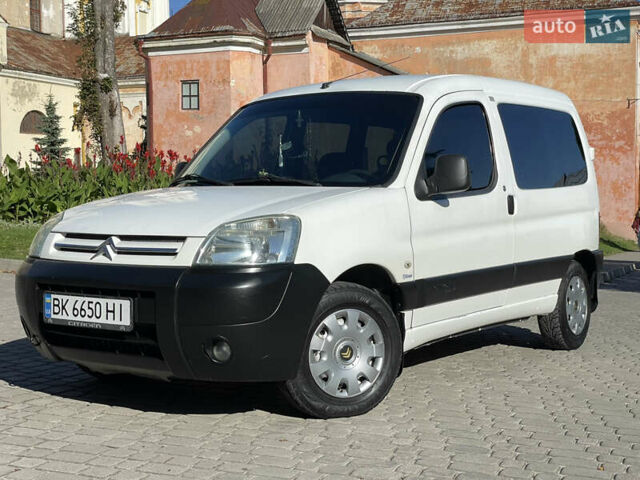 Белый Ситроен Берлинго, объемом двигателя 2 л и пробегом 289 тыс. км за 3999 $, фото 10 на Automoto.ua