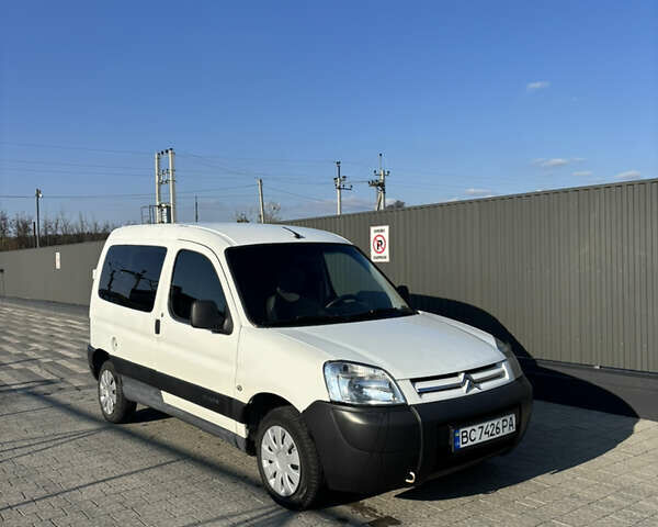 Белый Ситроен Берлинго, объемом двигателя 1.9 л и пробегом 375 тыс. км за 3300 $, фото 2 на Automoto.ua