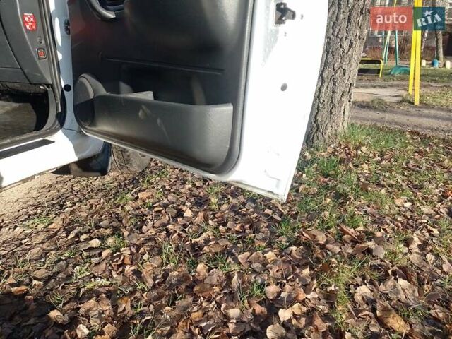 Белый Ситроен Берлинго, объемом двигателя 1.59 л и пробегом 273 тыс. км за 4700 $, фото 8 на Automoto.ua