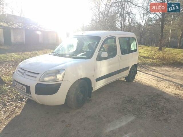 Белый Ситроен Берлинго, объемом двигателя 1.59 л и пробегом 273 тыс. км за 4700 $, фото 2 на Automoto.ua