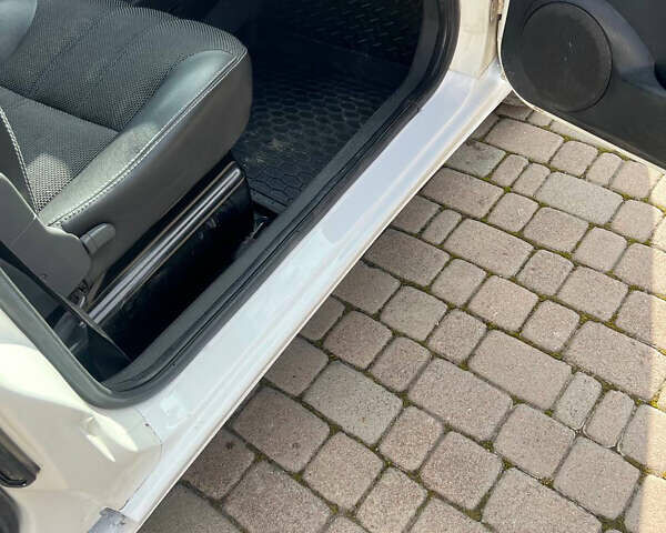 Ситроен Берлинго 2006 в Стрые на Automoto.ua Белый Ситроен Берлинго, объемом двигателя 1.9 л и пробегом 246 тыс. км за 4100 $, фото 35 на Automoto.ua