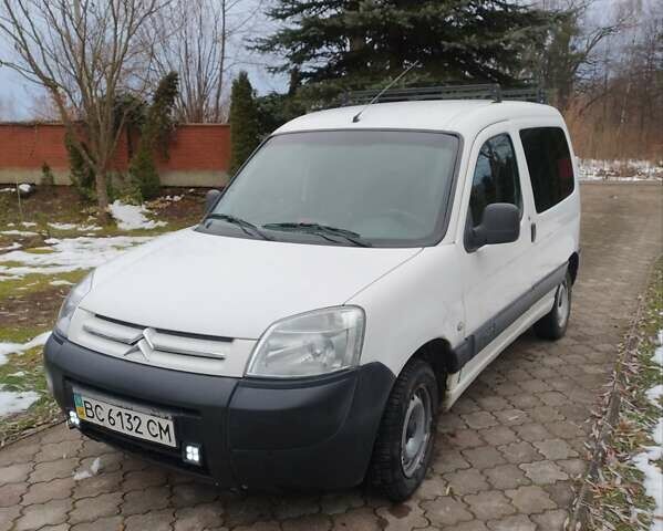 Белый Ситроен Берлинго, объемом двигателя 2 л и пробегом 235 тыс. км за 4100 $, фото 6 на Automoto.ua