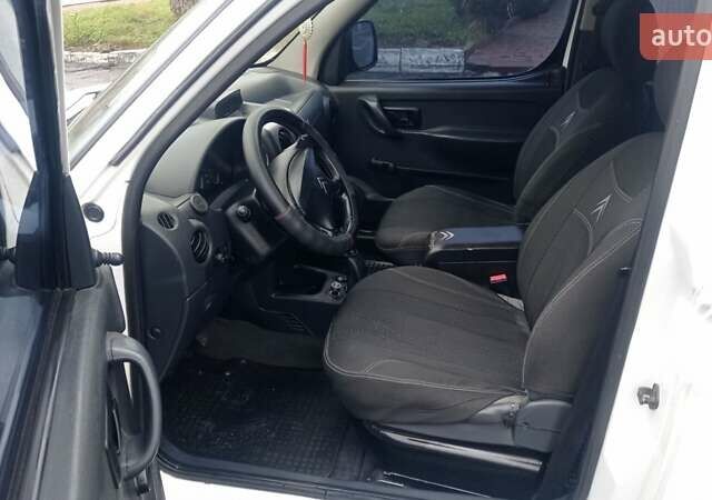 Белый Ситроен Берлинго, объемом двигателя 1.87 л и пробегом 303 тыс. км за 3550 $, фото 18 на Automoto.ua