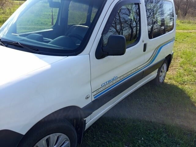 Білий Сітроен Берлінго, об'ємом двигуна 1.4 л та пробігом 185 тис. км за 2700 $, фото 7 на Automoto.ua