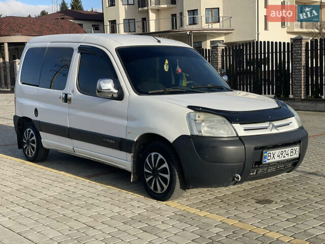 Белый Ситроен Берлинго, объемом двигателя 2 л и пробегом 263 тыс. км за 4400 $, фото 5 на Automoto.ua