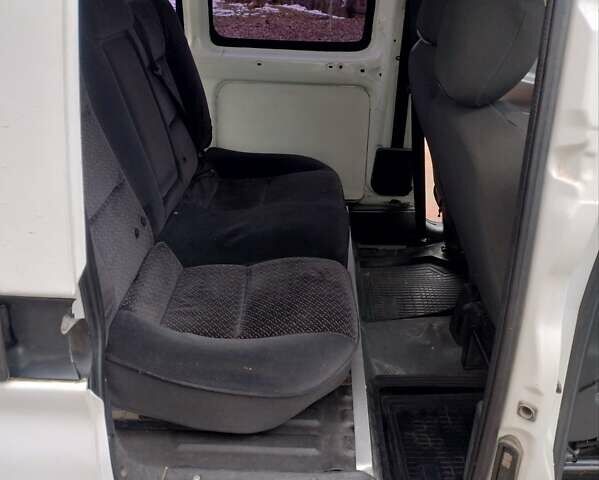 Белый Ситроен Берлинго, объемом двигателя 2 л и пробегом 235 тыс. км за 4100 $, фото 12 на Automoto.ua